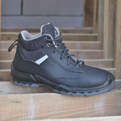 OutDoor 318 Black S3