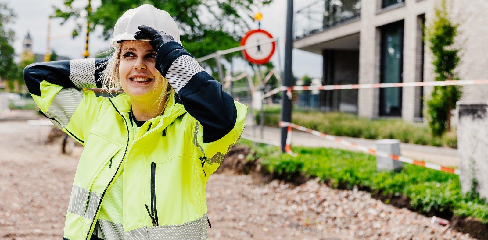 Workobo hero slider image woman workwear