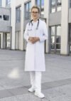 Moteriškas baltas chalatas medikams KS LAB